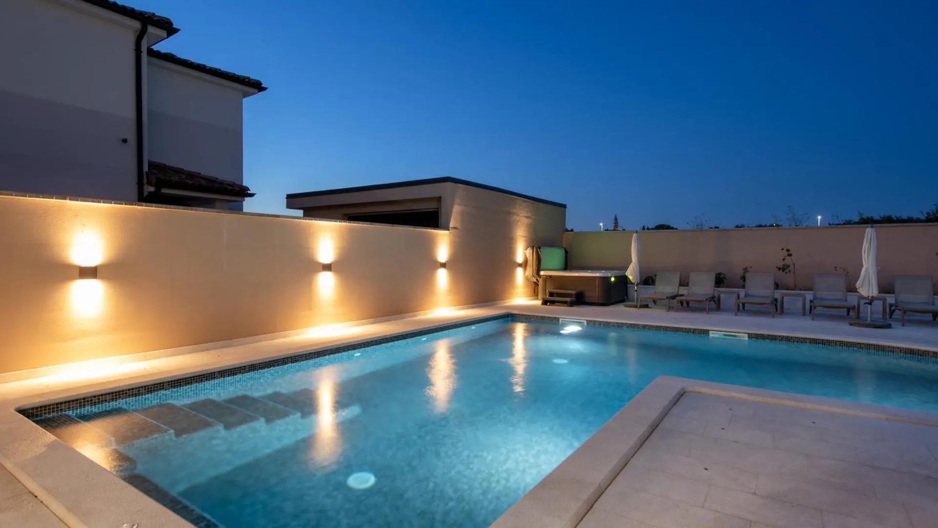 וודניאן Villa Hugo